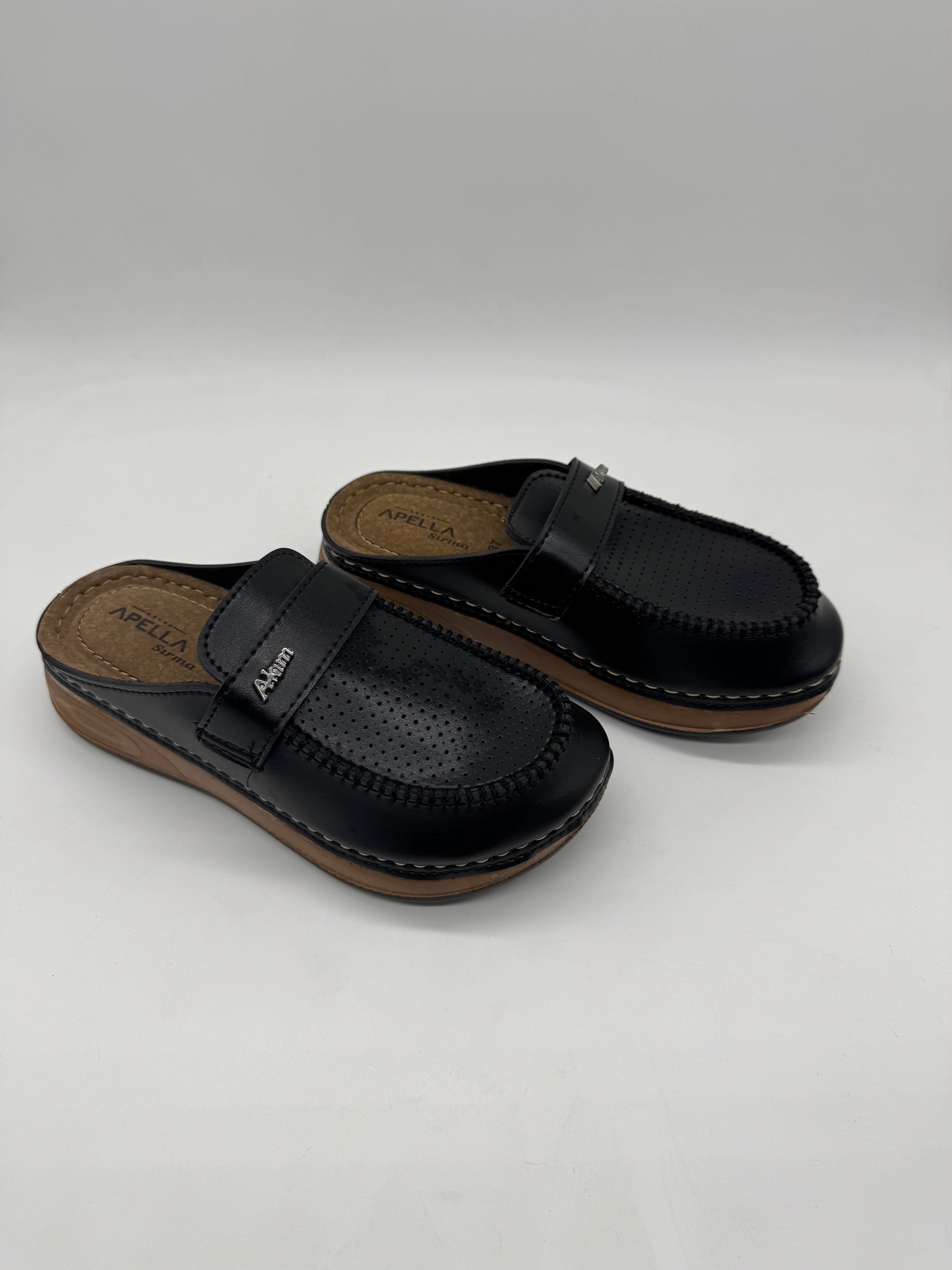 Apella Önü Kapalı Sade Ortopedik Kadın Terlik