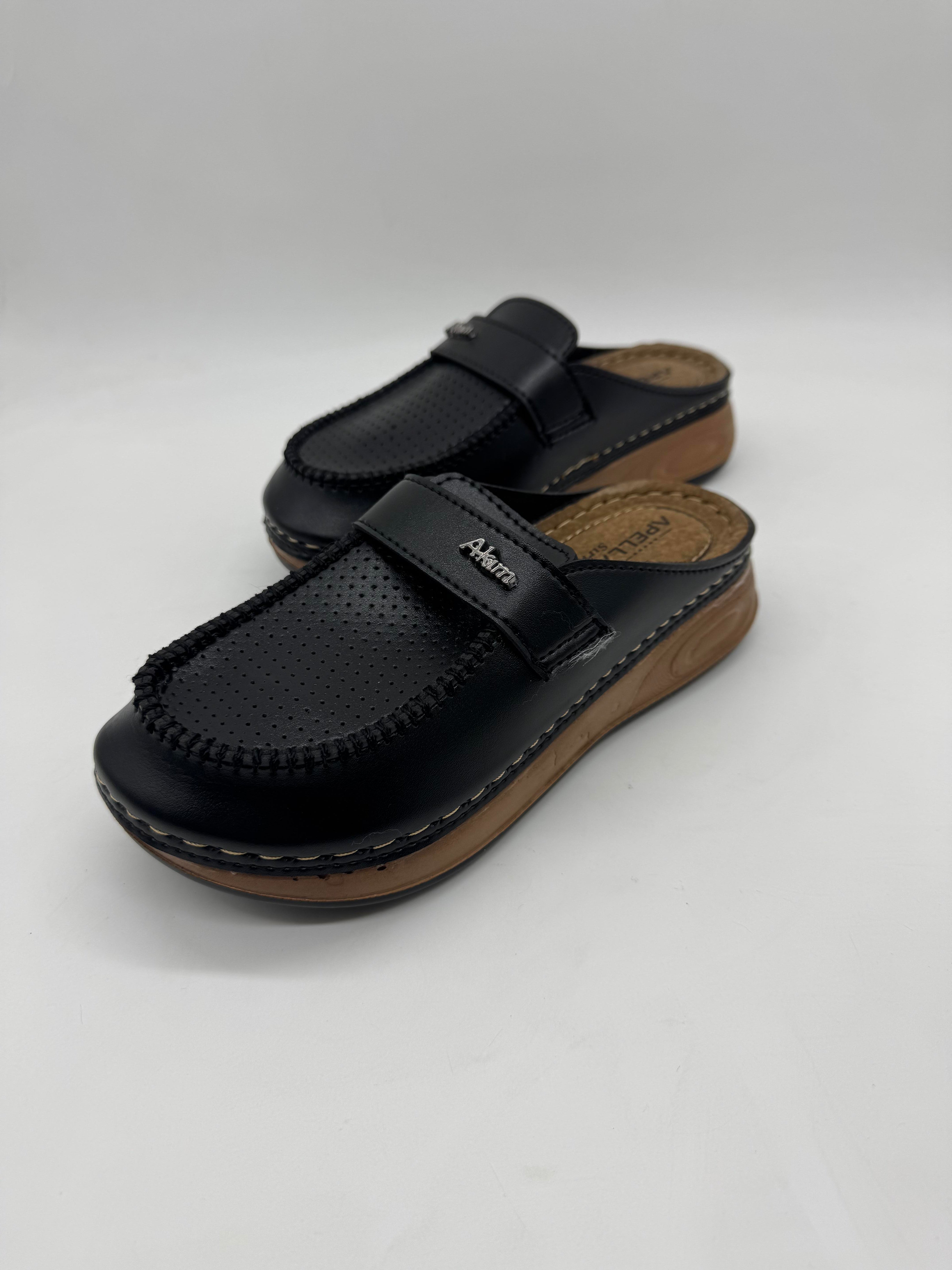 Apella Önü Kapalı Sade Ortopedik Kadın Terlik