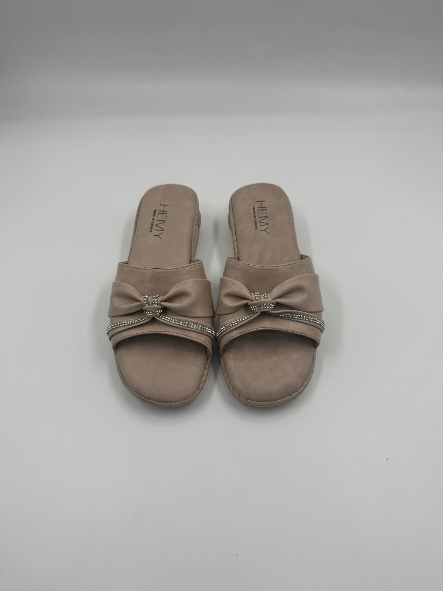 Hemmy İnce Taban Taşlı Zarif ve Modern Ortopedik Kadın Terlik