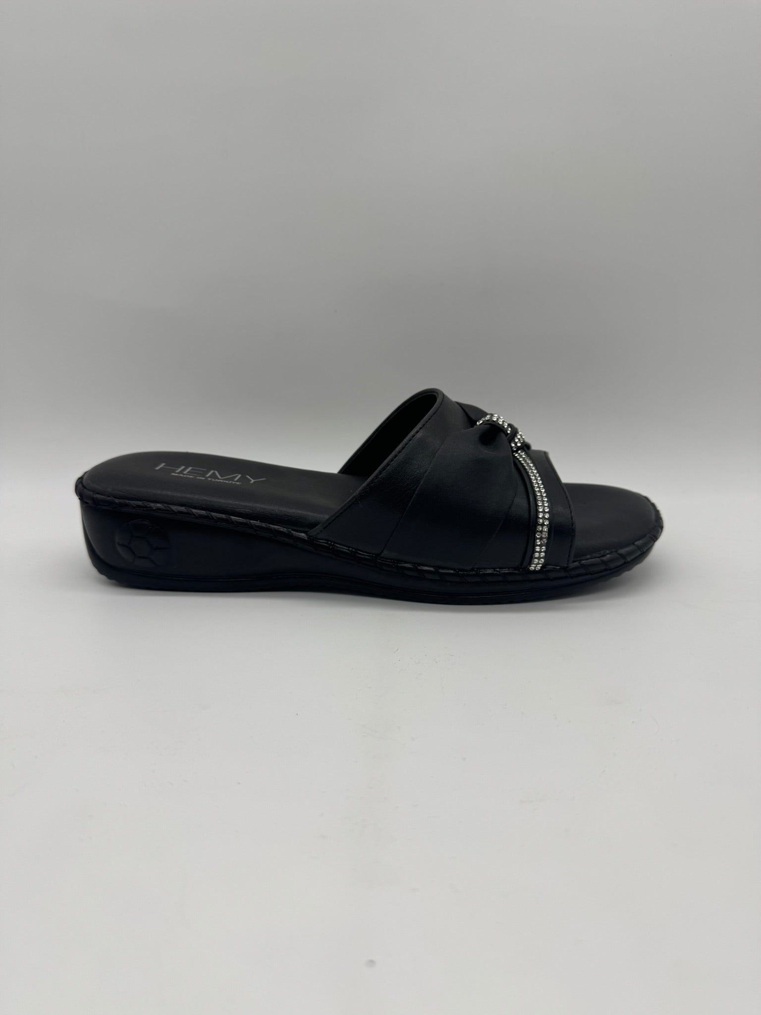 Hemmy İnce Taban Taşlı Zarif ve Modern Ortopedik Kadın Terlik