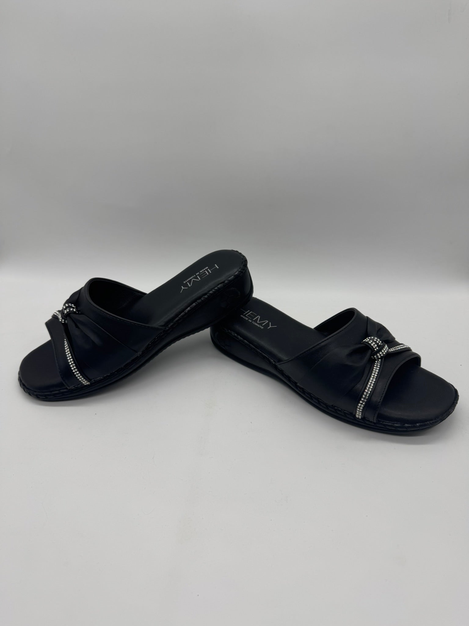 Hemmy İnce Taban Taşlı Zarif ve Modern Ortopedik Kadın Terlik