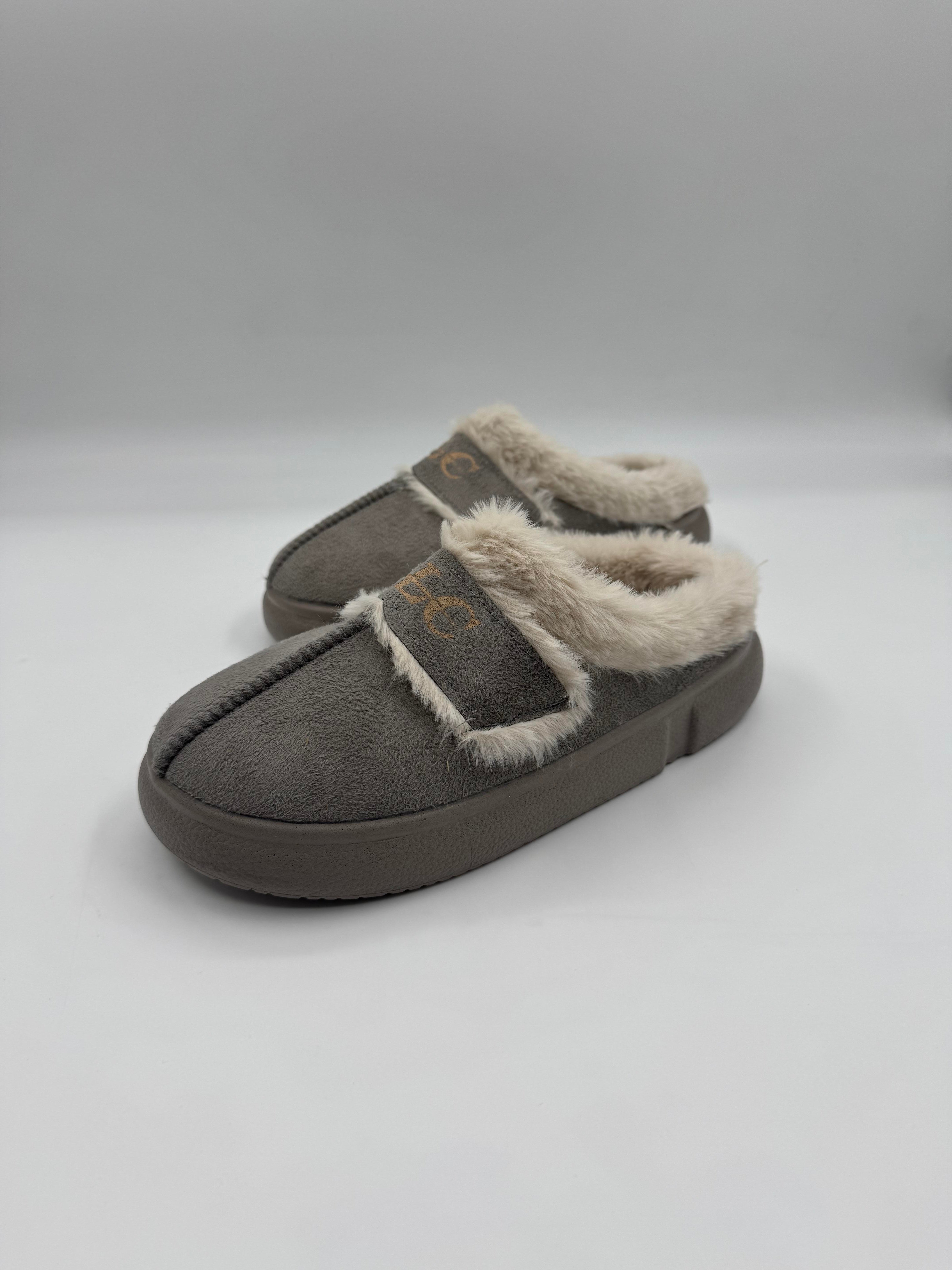 SLC Önü Kapalı Pofuduk Cırtlı Kışlık Ortopedik Kadın Terlik