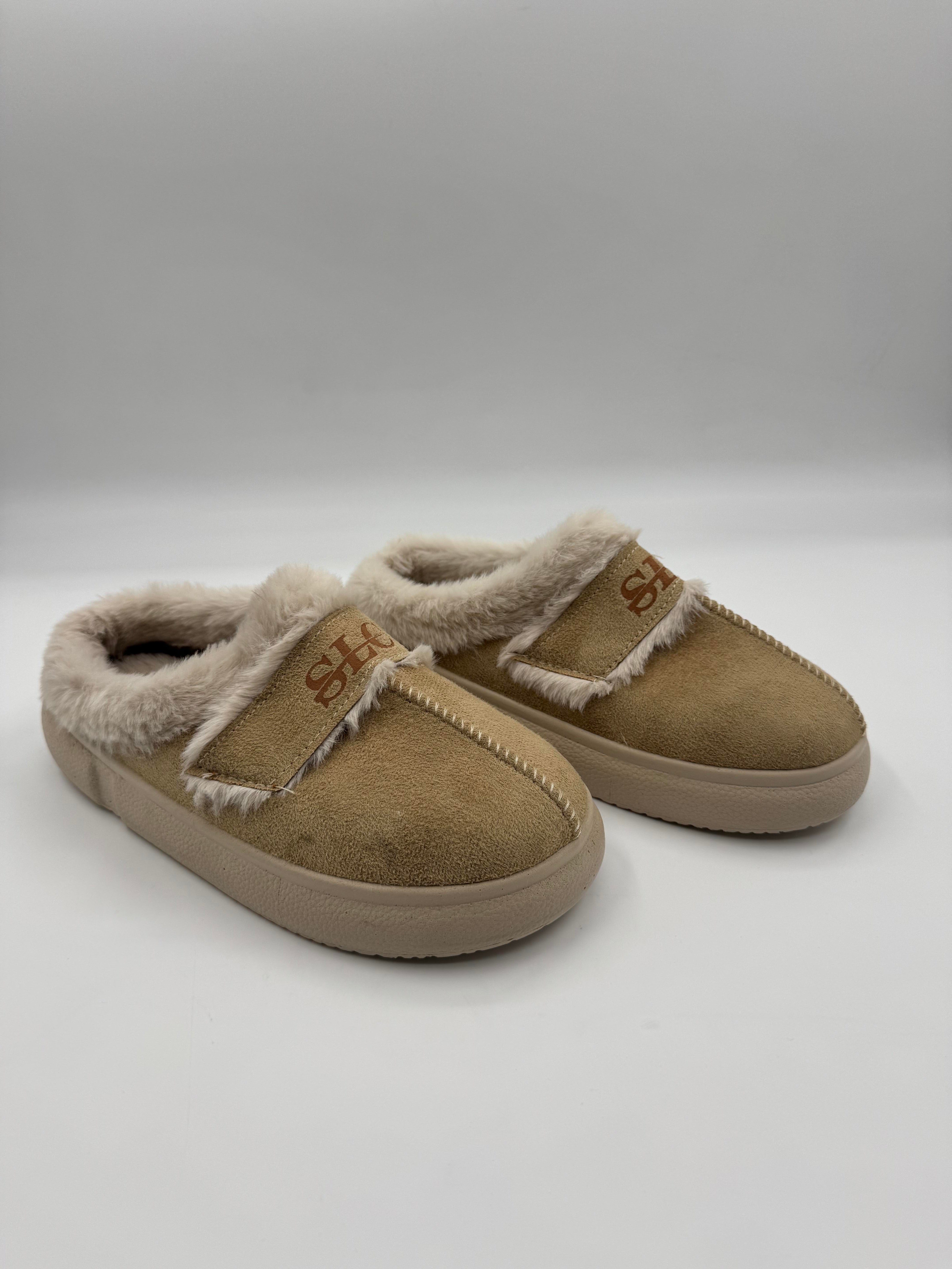 SLC Önü Kapalı Pofuduk Cırtlı Kışlık Ortopedik Kadın Terlik