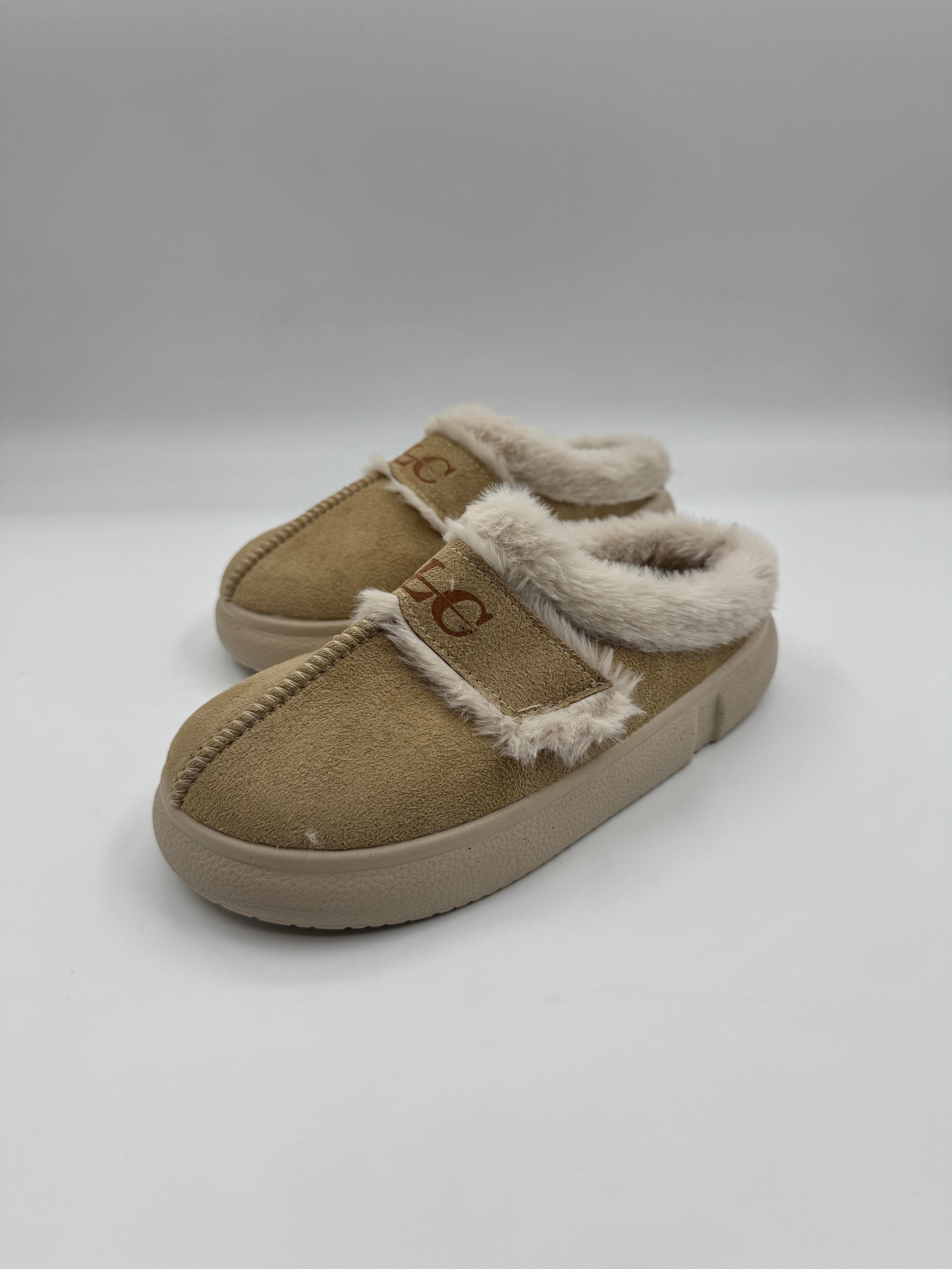 SLC Önü Kapalı Pofuduk Cırtlı Kışlık Ortopedik Kadın Terlik