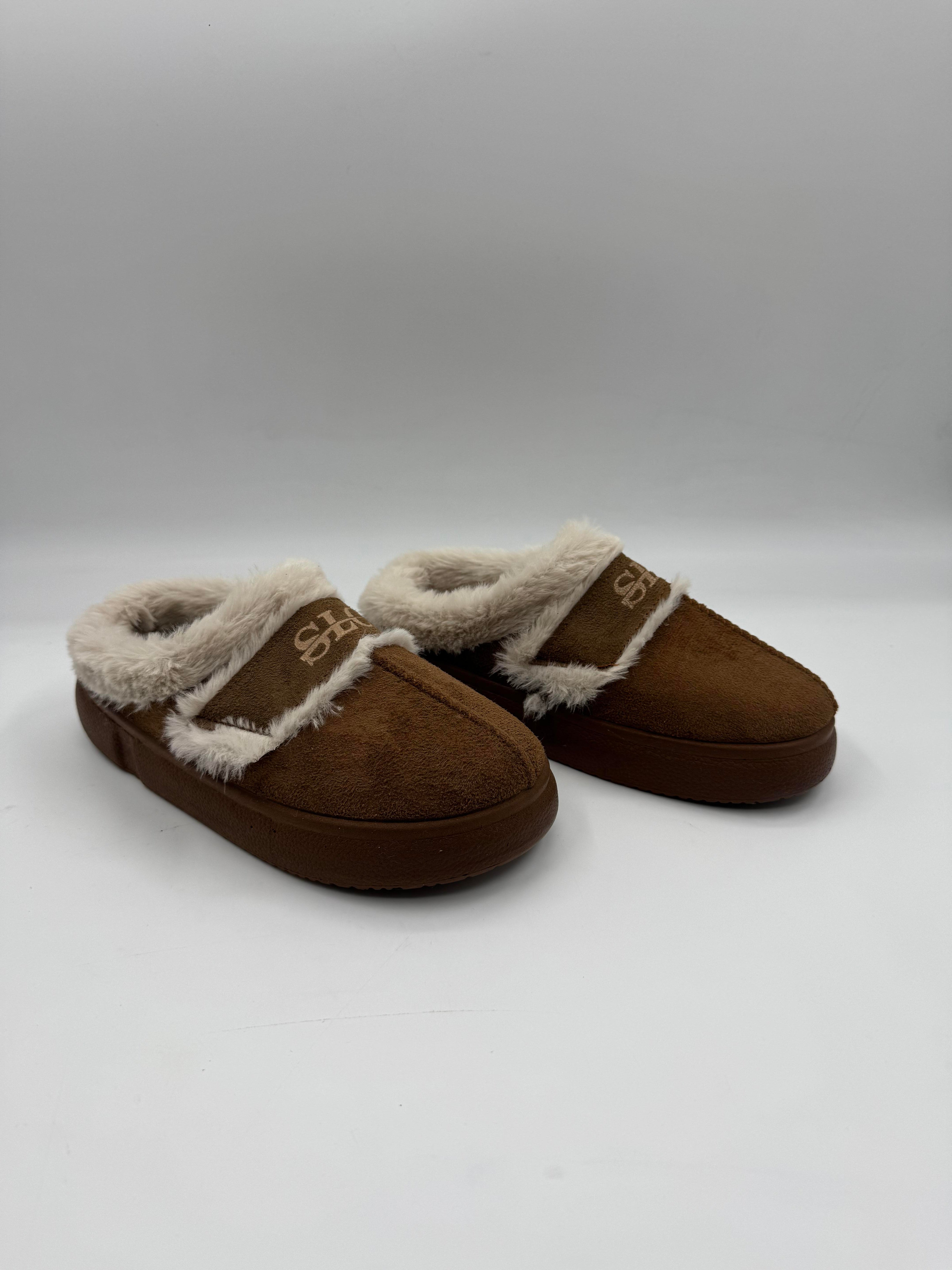 SLC Önü Kapalı Pofuduk Cırtlı Kışlık Ortopedik Kadın Terlik