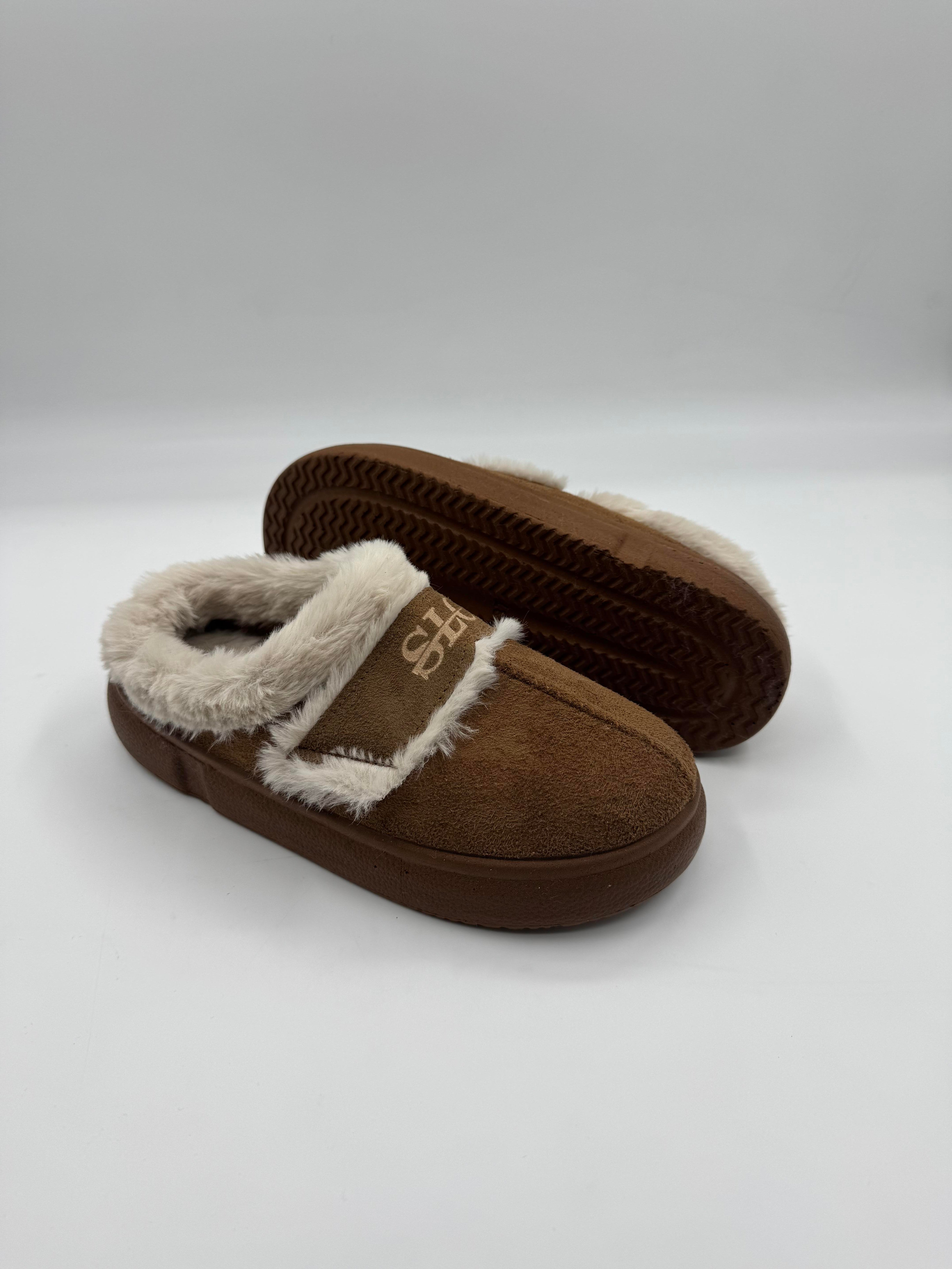 SLC Önü Kapalı Pofuduk Cırtlı Kışlık Ortopedik Kadın Terlik