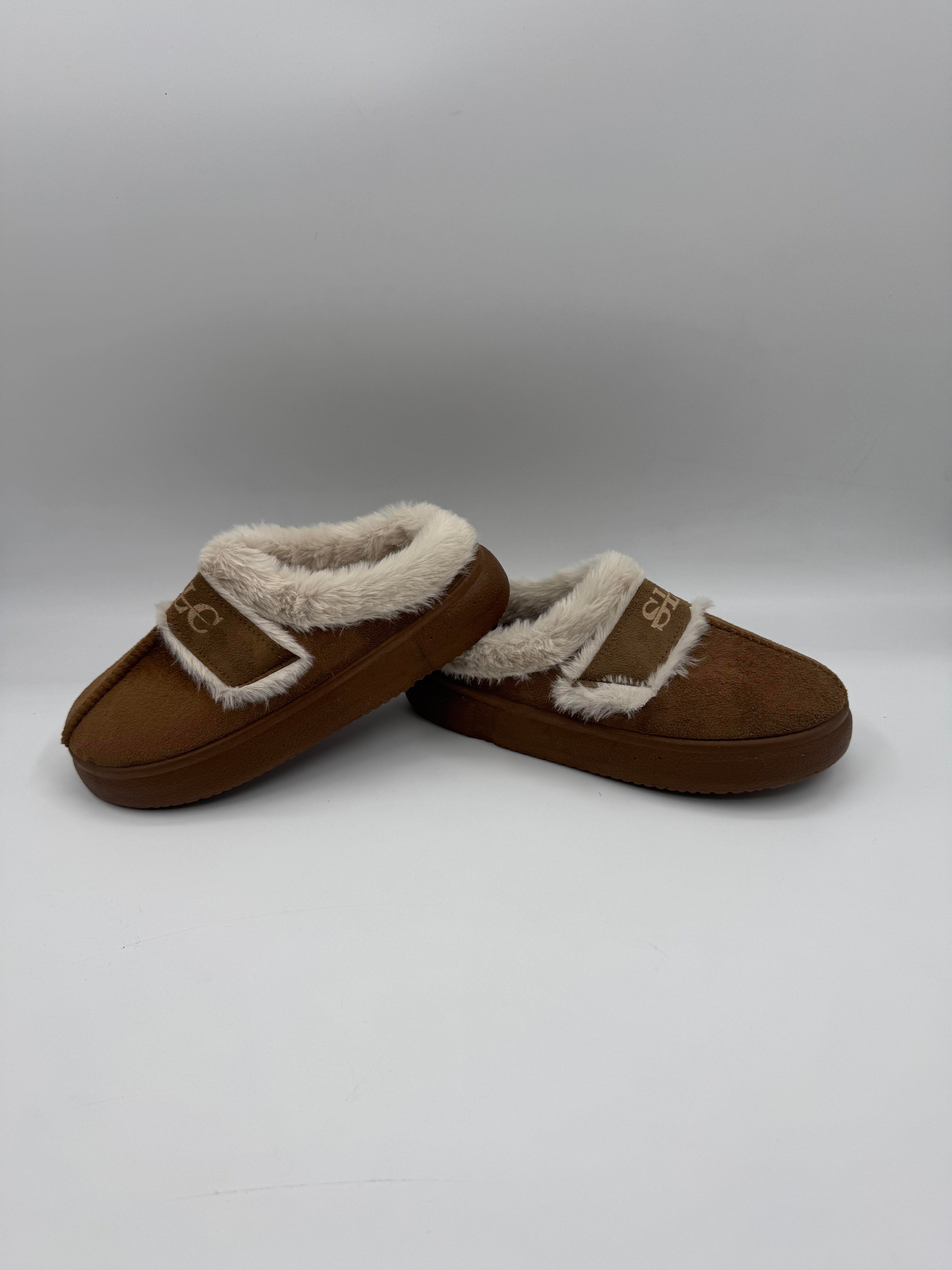 SLC Önü Kapalı Pofuduk Cırtlı Kışlık Ortopedik Kadın Terlik