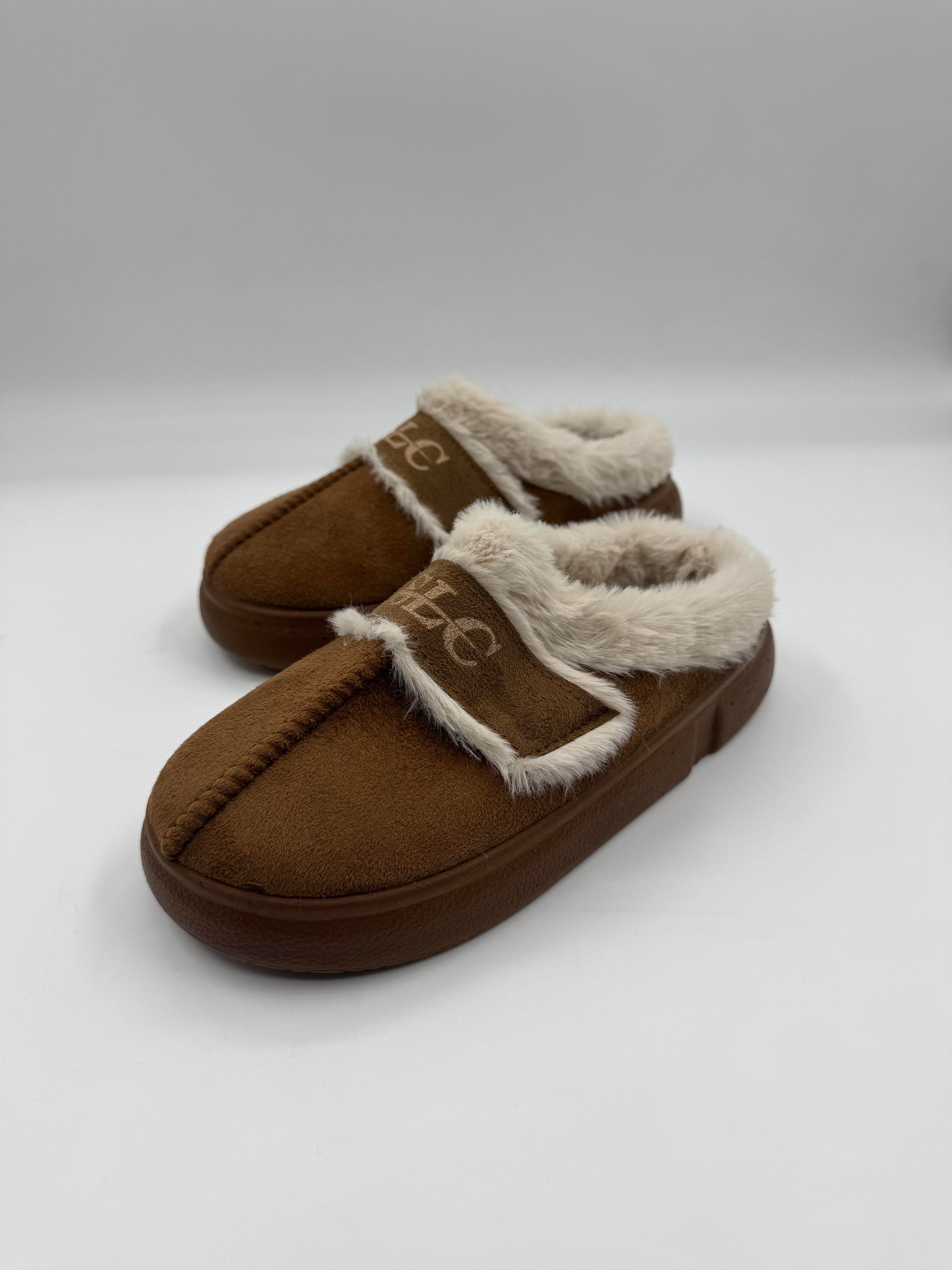 SLC Önü Kapalı Pofuduk Cırtlı Kışlık Ortopedik Kadın Terlik